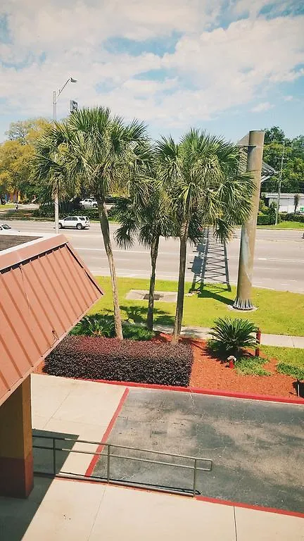 Days Inn Pensacola North Ferry Pass 2*,